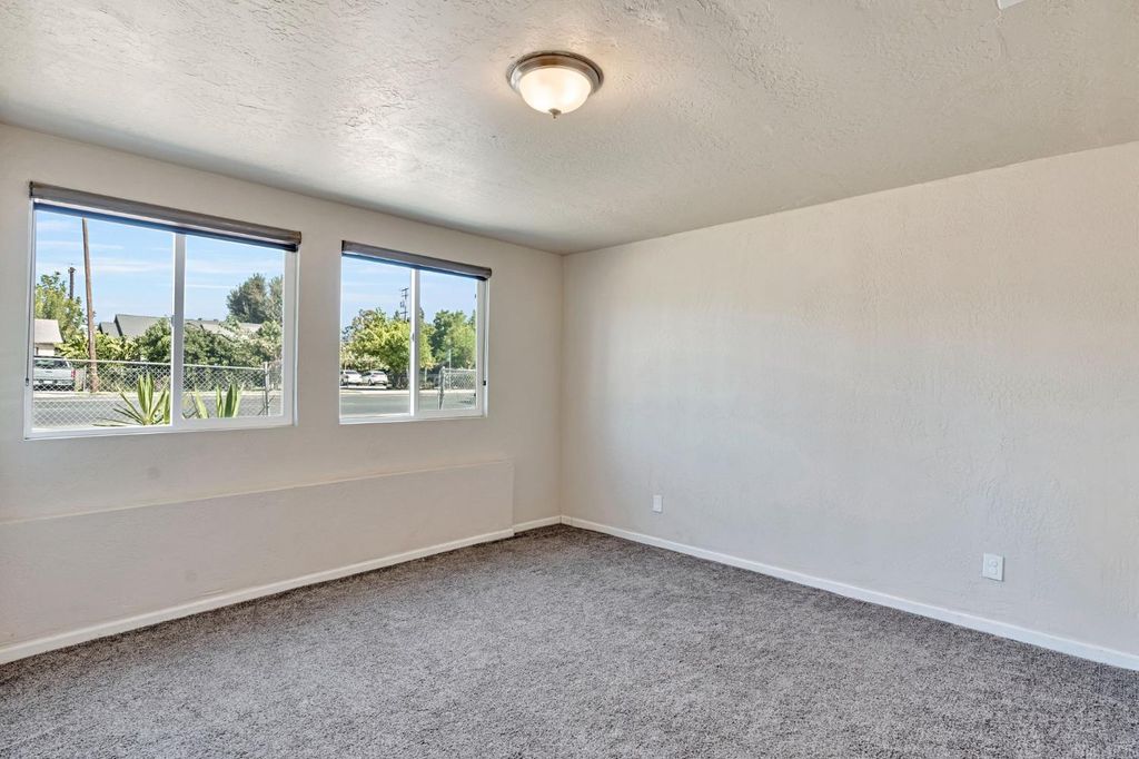 Image 25 of property listing at 3604 E Olive Avenue, Fresno, CA 93702
