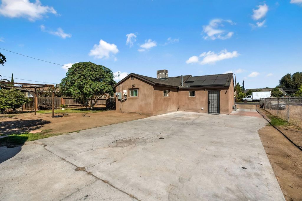 Image 28 of property listing at 3604 E Olive Avenue, Fresno, CA 93702
