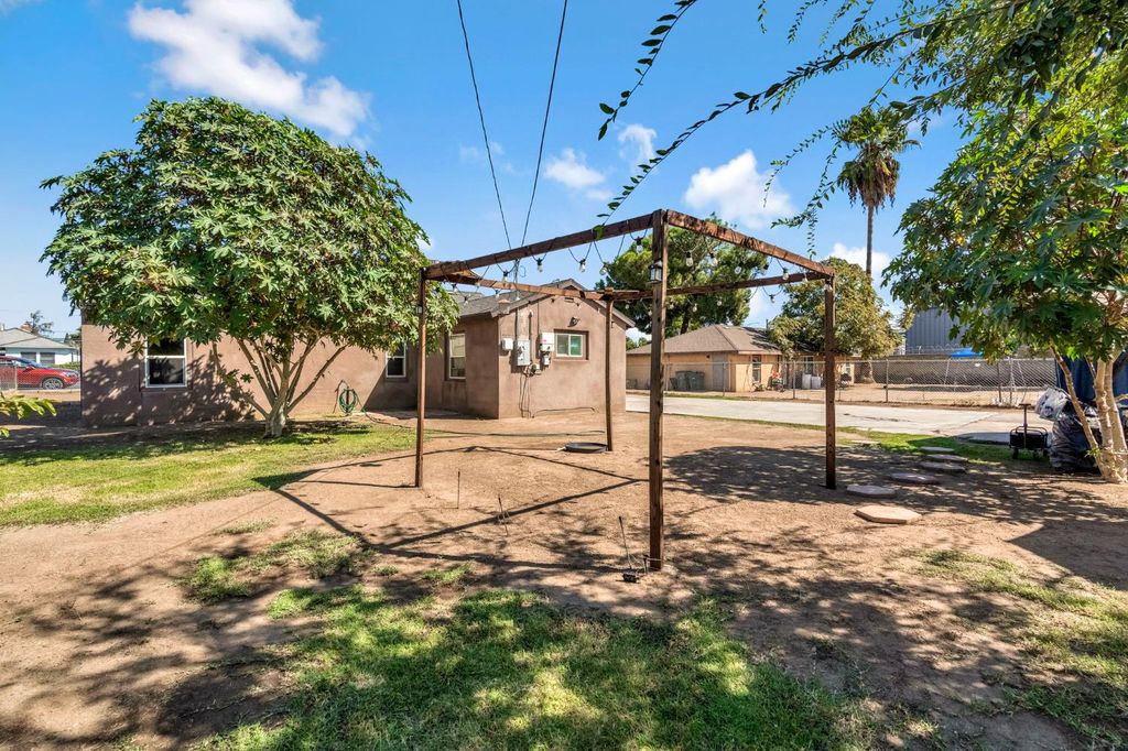 Image 30 of property listing at 3604 E Olive Avenue, Fresno, CA 93702