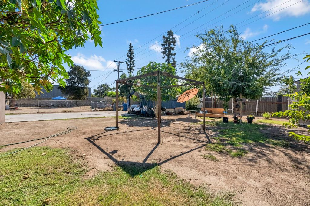 Image 31 of property listing at 3604 E Olive Avenue, Fresno, CA 93702