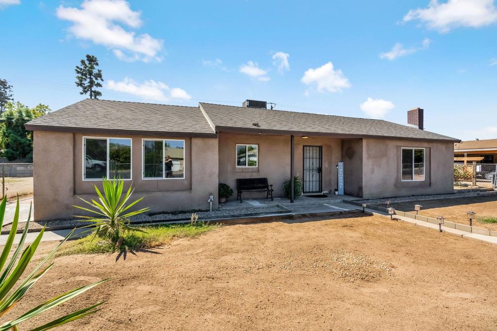Image 4 of property listing at 3604 E Olive Avenue, Fresno, CA 93702