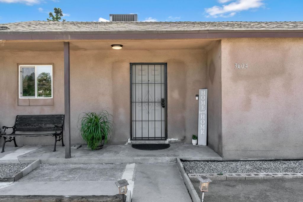 Image 5 of property listing at 3604 E Olive Avenue, Fresno, CA 93702