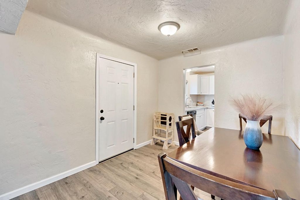 Image 6 of property listing at 3604 E Olive Avenue, Fresno, CA 93702