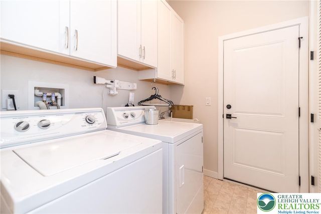 1815 Valley View Drive, South Whitehall Twp, PA 18104