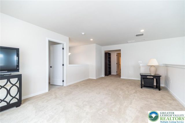 1815 Valley View Drive, South Whitehall Twp, PA 18104