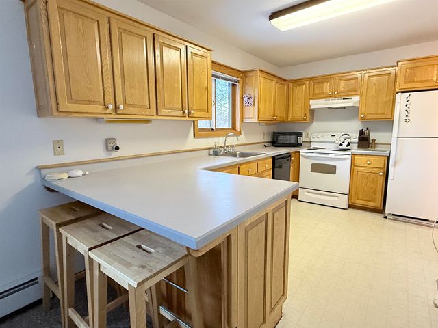 32 Plumley Avenue, Ludlow, VT 05149