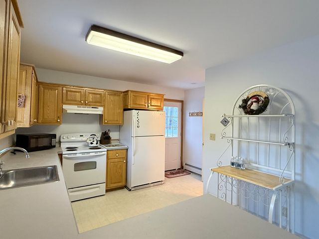 32 Plumley Avenue, Ludlow, VT 05149