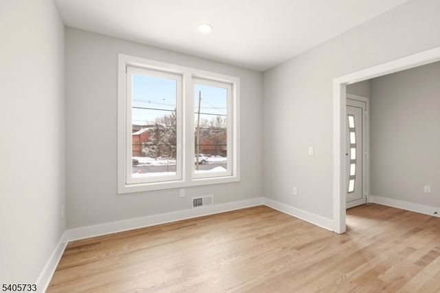 237 S Main St, Raritan Twp., NJ 08822