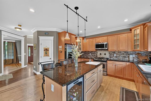3 Harvey Way, Newburgh, NY 12550