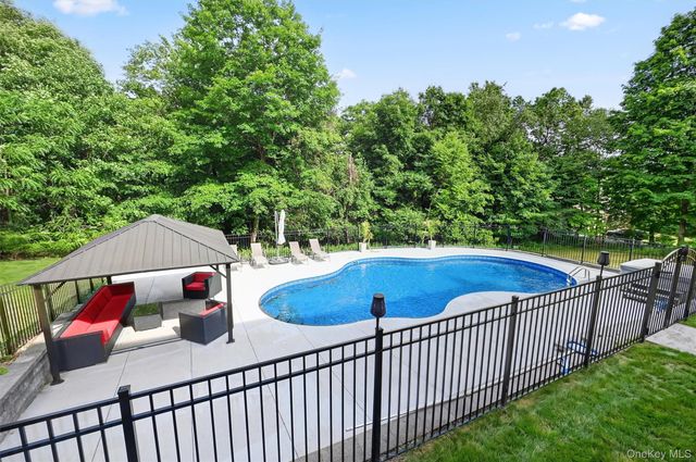 3 Harvey Way, Newburgh, NY 12550