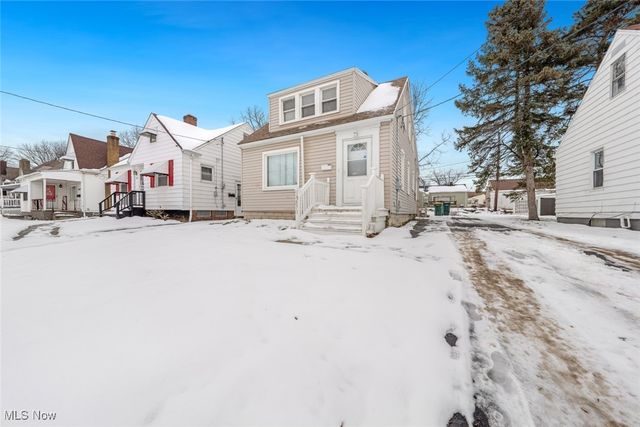 18851 Raymond Street, Maple Heights, OH 44137