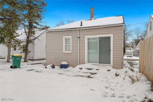 18851 Raymond Street, Maple Heights, OH 44137