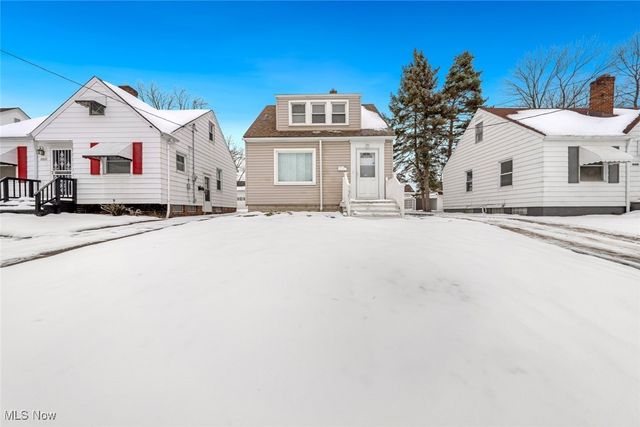 18851 Raymond Street, Maple Heights, OH 44137