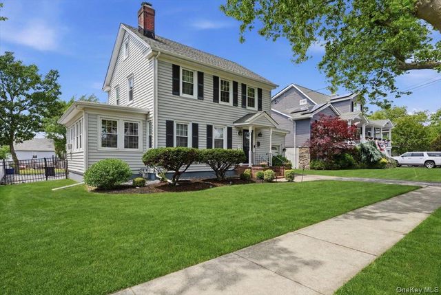 17 Norman Avenue, Amityville, NY 11701