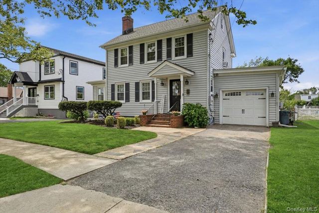 17 Norman Avenue, Amityville, NY 11701
