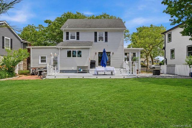 17 Norman Avenue, Amityville, NY 11701