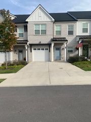107 Dameron Dr, Hendersonville, TN 37075