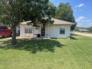 227 SE 3rd Street, Moore, OK 73160