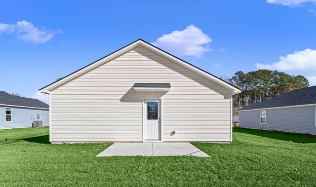 256 Pleasant Valley Dr, Loris, SC 29569