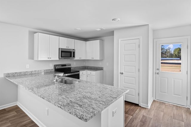 256 Pleasant Valley Dr, Loris, SC 29569
