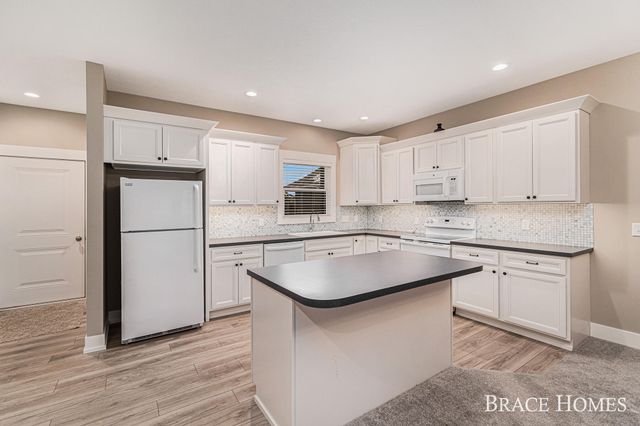 8119 Byron Creek Drive SW, Byron Center, MI 49315