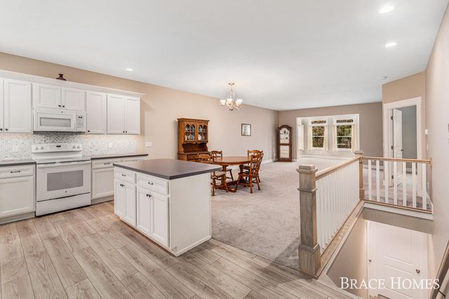 8119 Byron Creek Drive SW, Byron Center, MI 49315