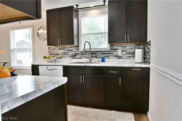 1239 Churchill Road, Lyndhurst, OH 44124