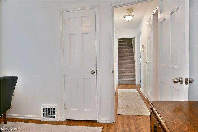 1239 Churchill Road, Lyndhurst, OH 44124