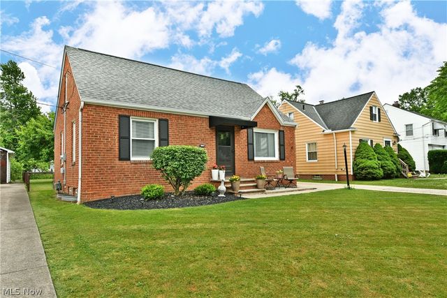 1239 Churchill Road, Lyndhurst, OH 44124