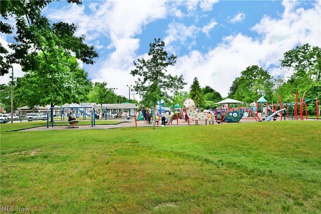 1239 Churchill Road, Lyndhurst, OH 44124