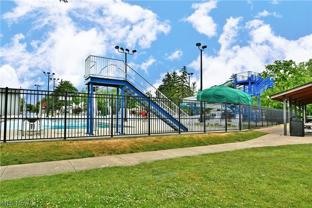 1239 Churchill Road, Lyndhurst, OH 44124