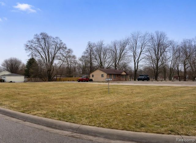 4339 Davison Road, Burton, MI 48509