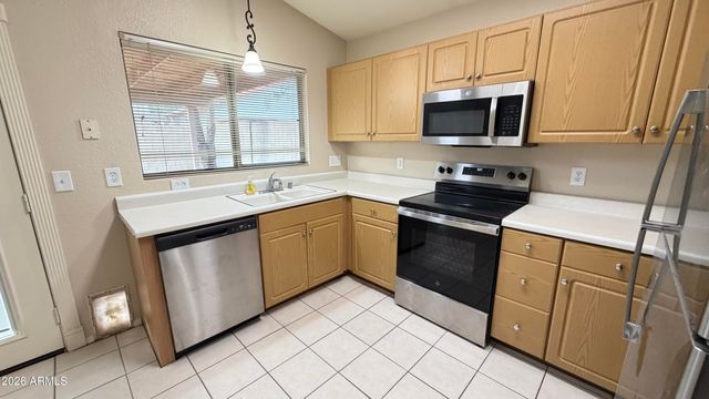 11344 W BARBARA Avenue, Peoria, AZ 85345