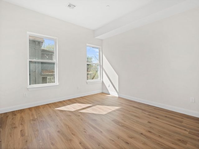 14 William St 4, Worcester, MA 01609