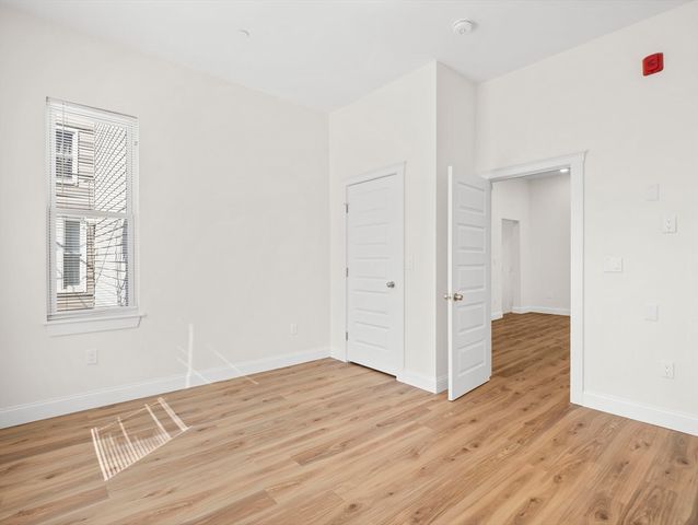 14 William St 4, Worcester, MA 01609