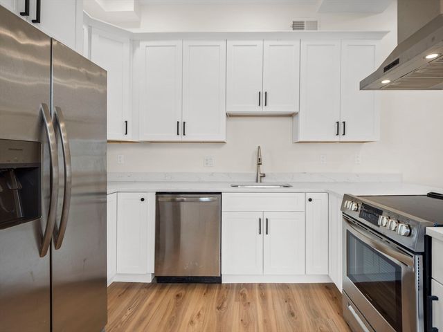 14 William St 4, Worcester, MA 01609