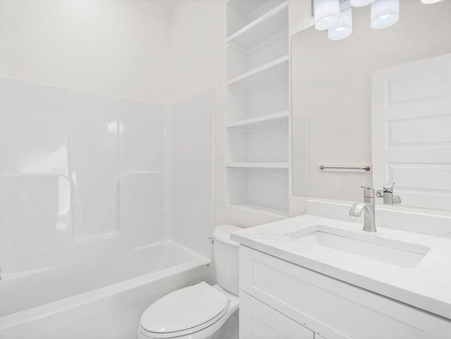 14 William St 4, Worcester, MA 01609