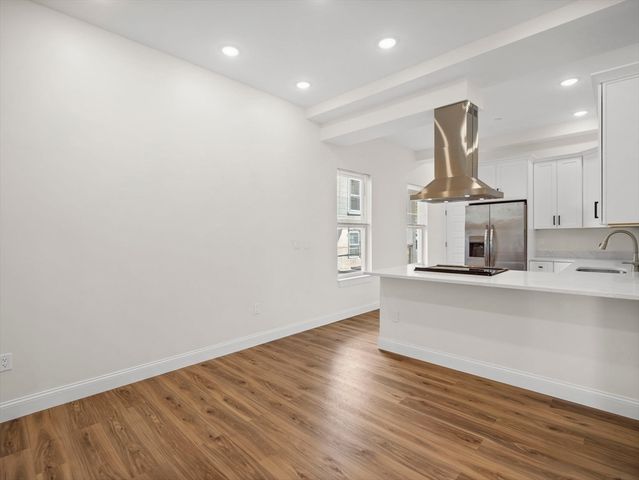 14 William St 4, Worcester, MA 01609