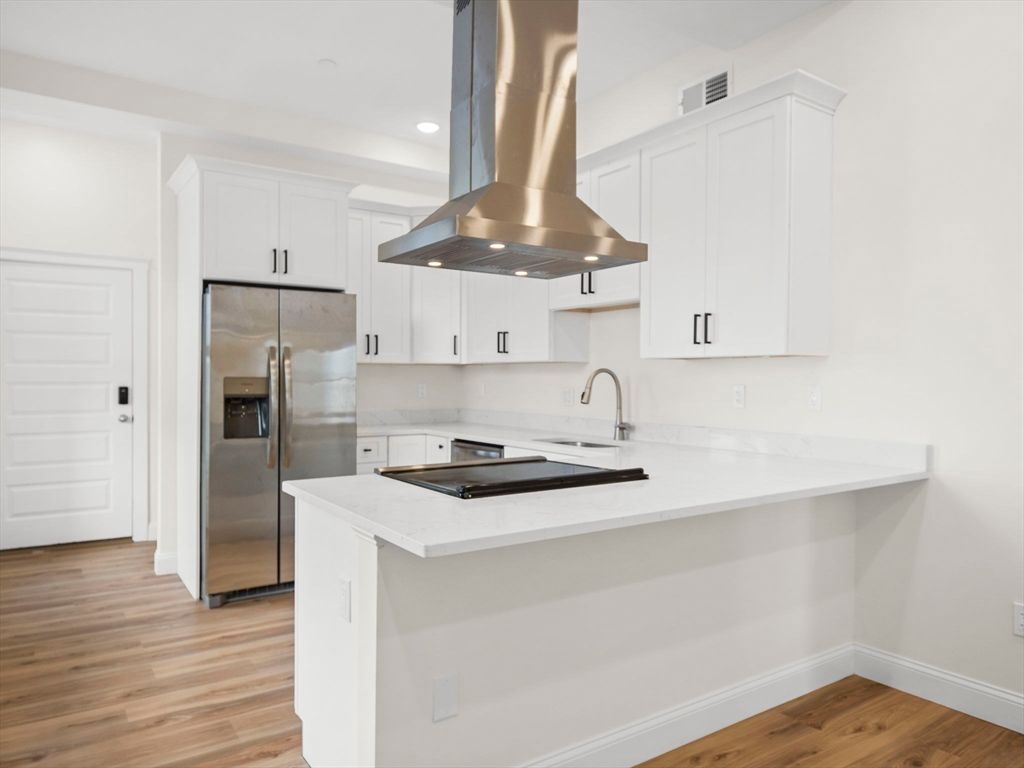 14 William St 4, Worcester, MA 01609