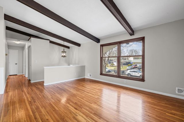 9117 31st Avenue N, New Hope, MN 55427