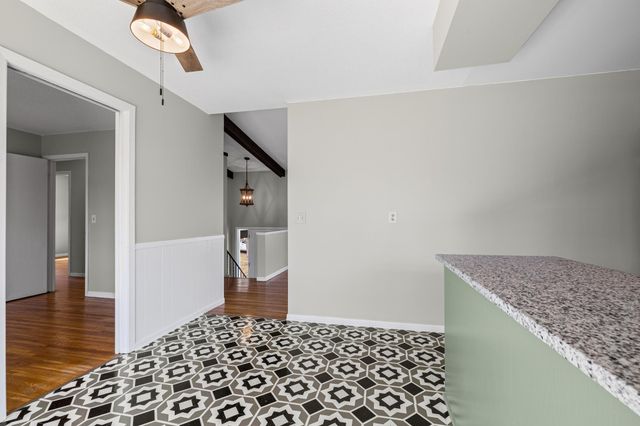 9117 31st Avenue N, New Hope, MN 55427