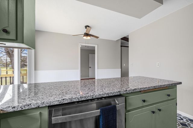 9117 31st Avenue N, New Hope, MN 55427