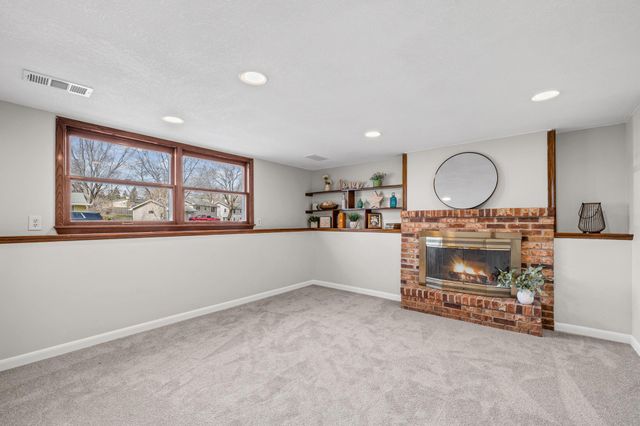 9117 31st Avenue N, New Hope, MN 55427