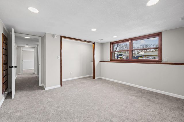 9117 31st Avenue N, New Hope, MN 55427