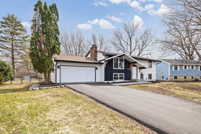 9117 31st Avenue N, New Hope, MN 55427