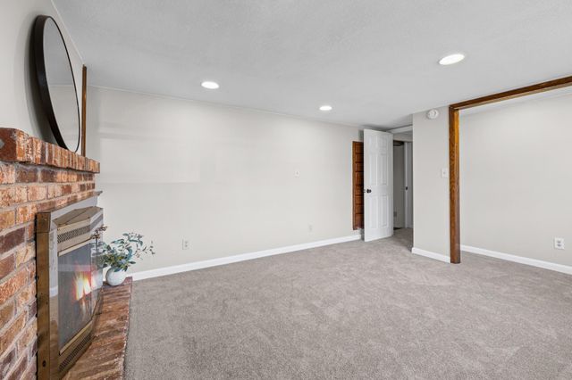 9117 31st Avenue N, New Hope, MN 55427