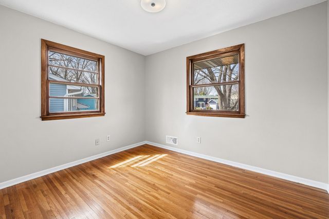 9117 31st Avenue N, New Hope, MN 55427