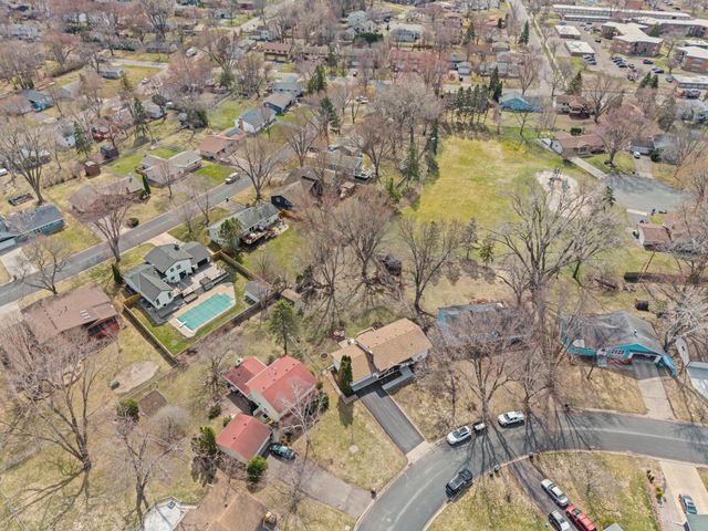 9117 31st Avenue N, New Hope, MN 55427