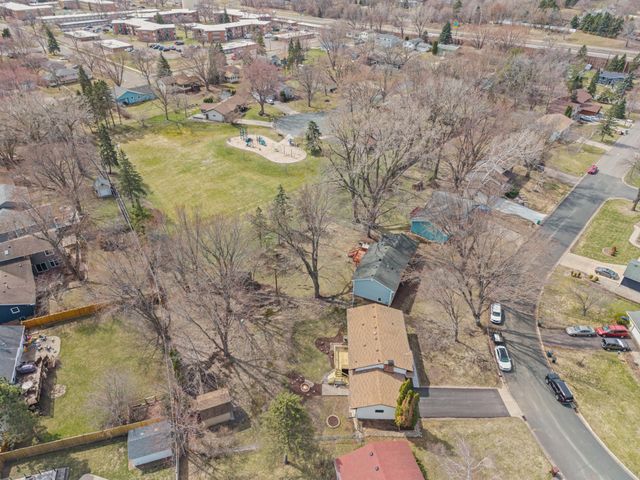 9117 31st Avenue N, New Hope, MN 55427