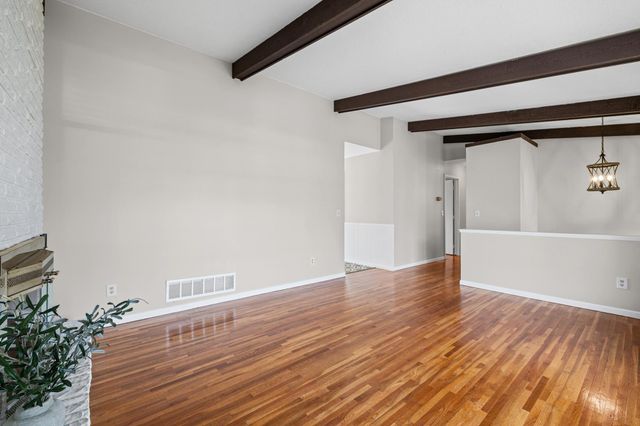 9117 31st Avenue N, New Hope, MN 55427